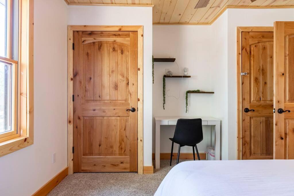 Modern Family Cabin Mins To Lake, Slopes & Hikes Биг-Бэар-Сити Экстерьер фото