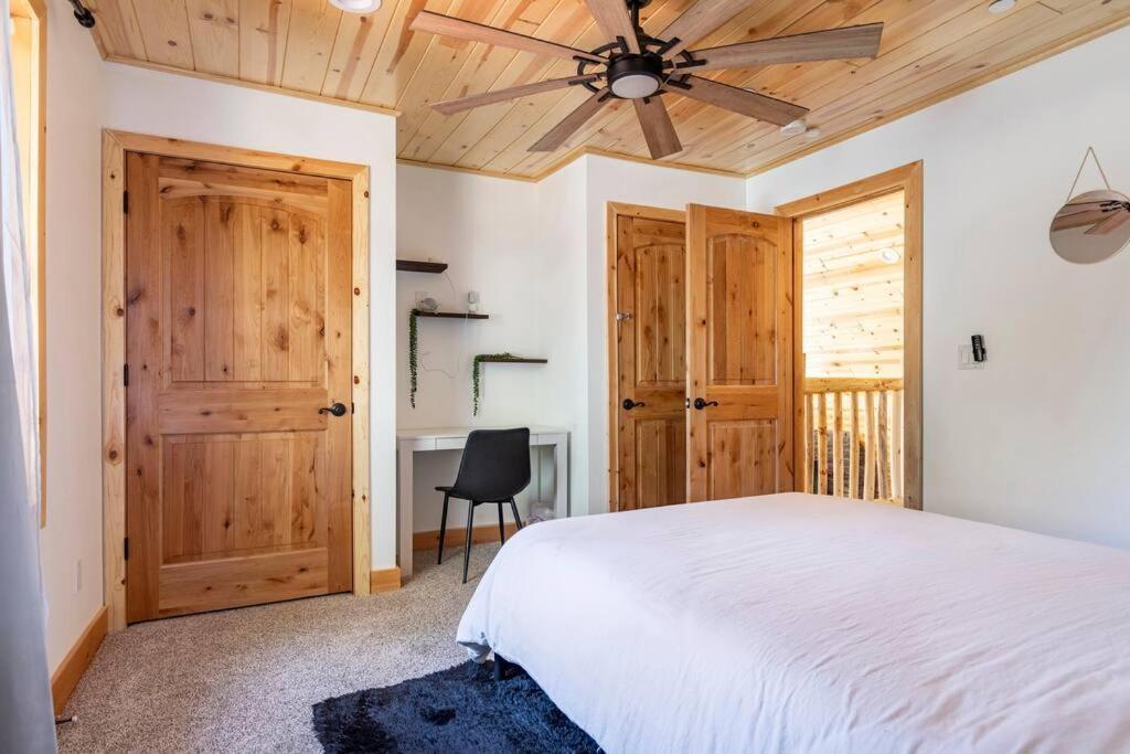 Modern Family Cabin Mins To Lake, Slopes & Hikes Биг-Бэар-Сити Экстерьер фото