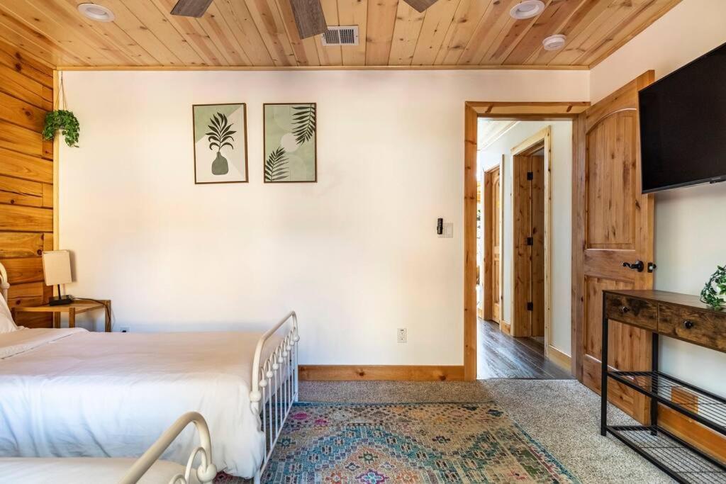 Modern Family Cabin Mins To Lake, Slopes & Hikes Биг-Бэар-Сити Экстерьер фото
