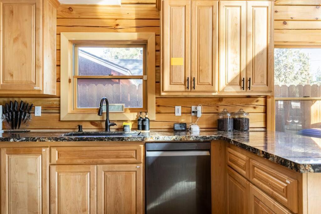Modern Family Cabin Mins To Lake, Slopes & Hikes Биг-Бэар-Сити Экстерьер фото